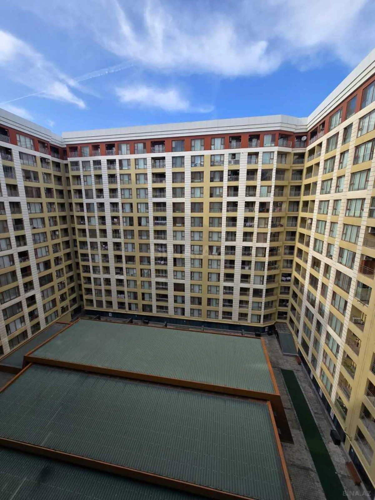 Satılır 2 otaqlı mənzil 105 m²