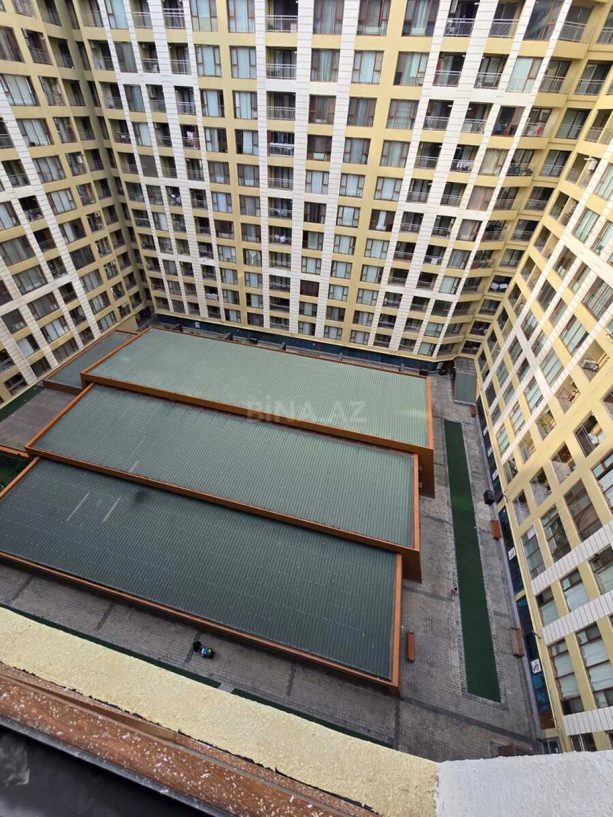 Satılır 2 otaqlı mənzil 105 m²