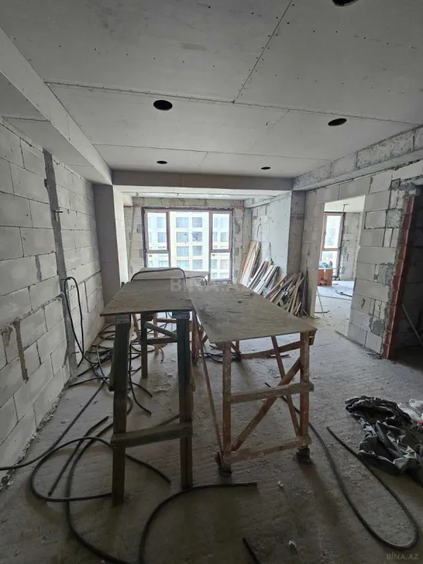 Satılır 2 otaqlı mənzil 105 m²