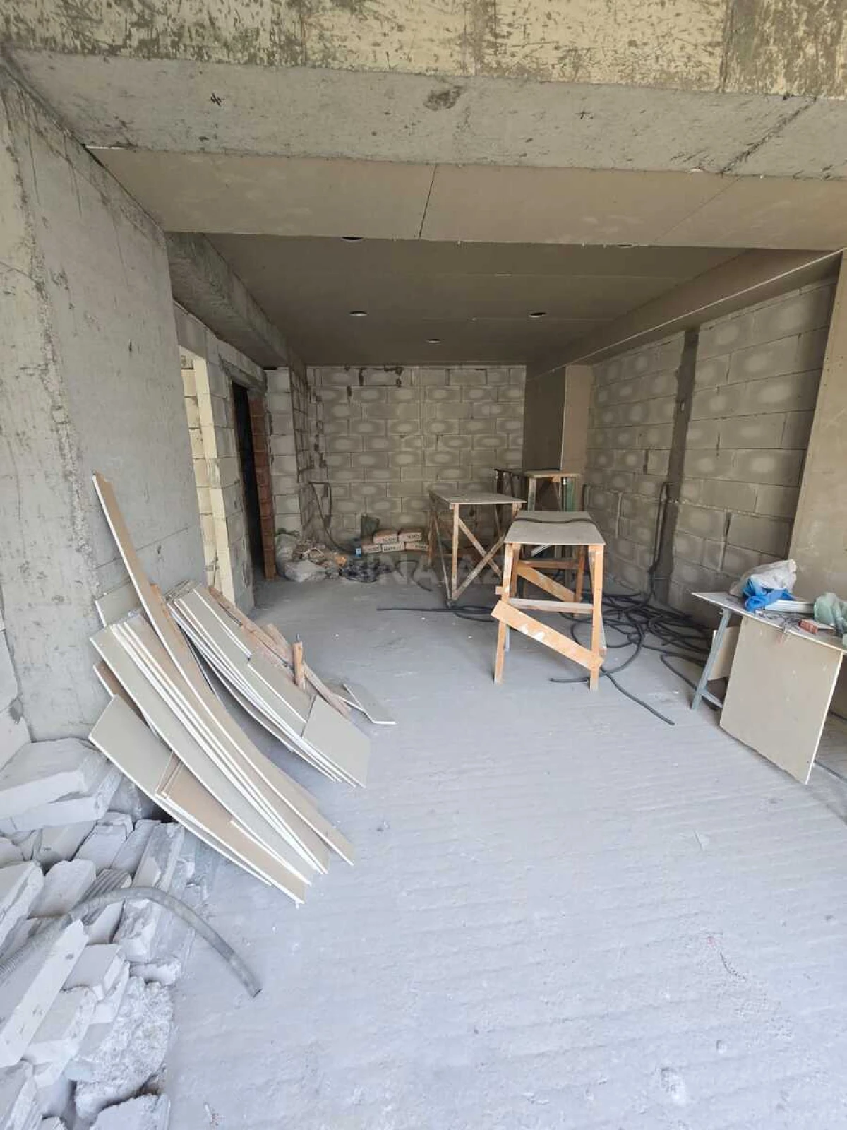 Satılır 2 otaqlı mənzil 105 m²