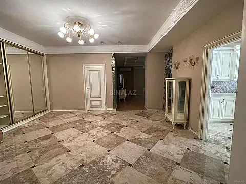 Satılır 4 otaqlı mənzil 240 m² — Bakı 4 otaq 240.00 m²