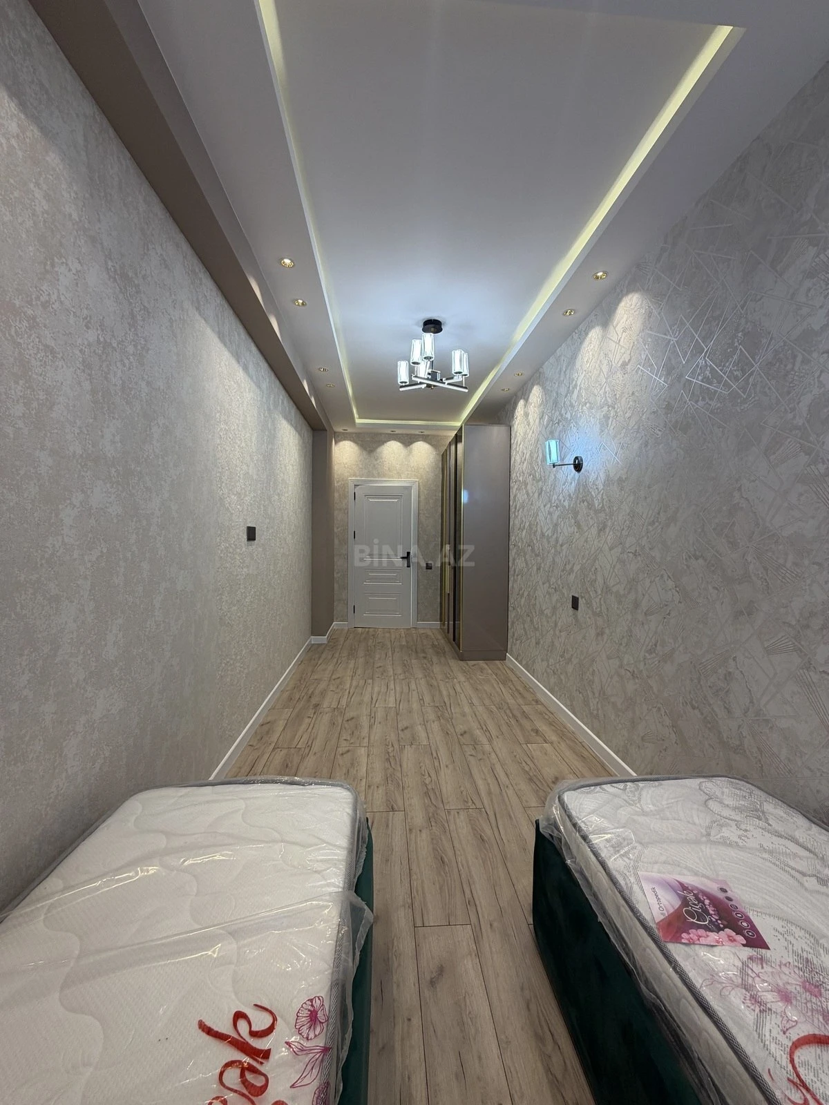 Satılır 3 otaqlı mənzil 113 m²