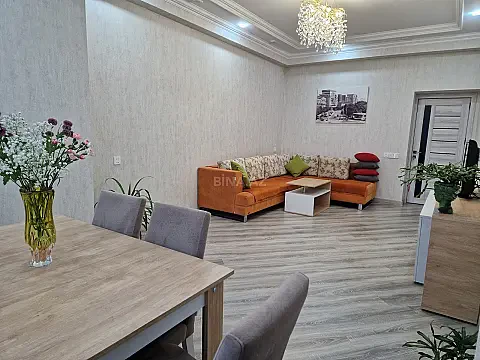 Kirayə verilir 2 otaqlı mənzil 70 m²