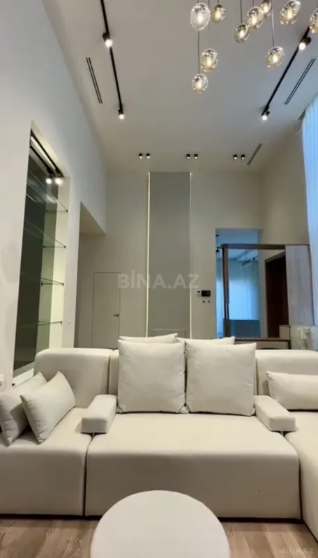 Satılır 6 otaqlı həyət evi 190 m²