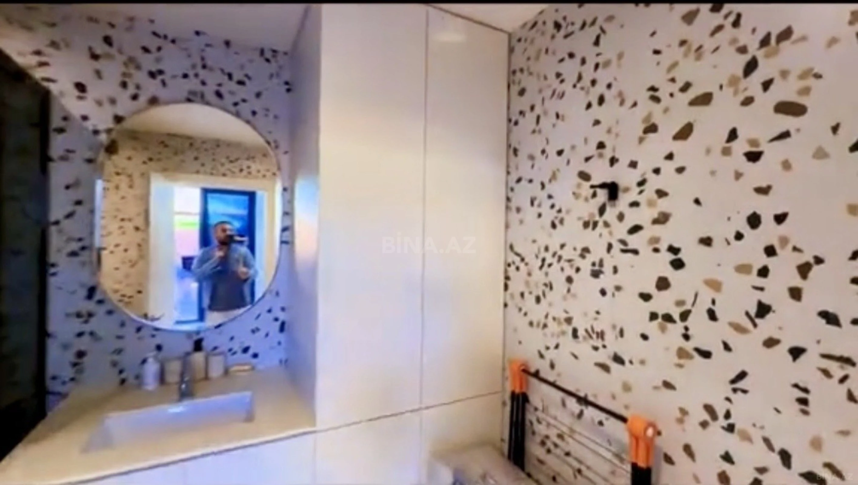 Satılır 6 otaqlı həyət evi 190 m²