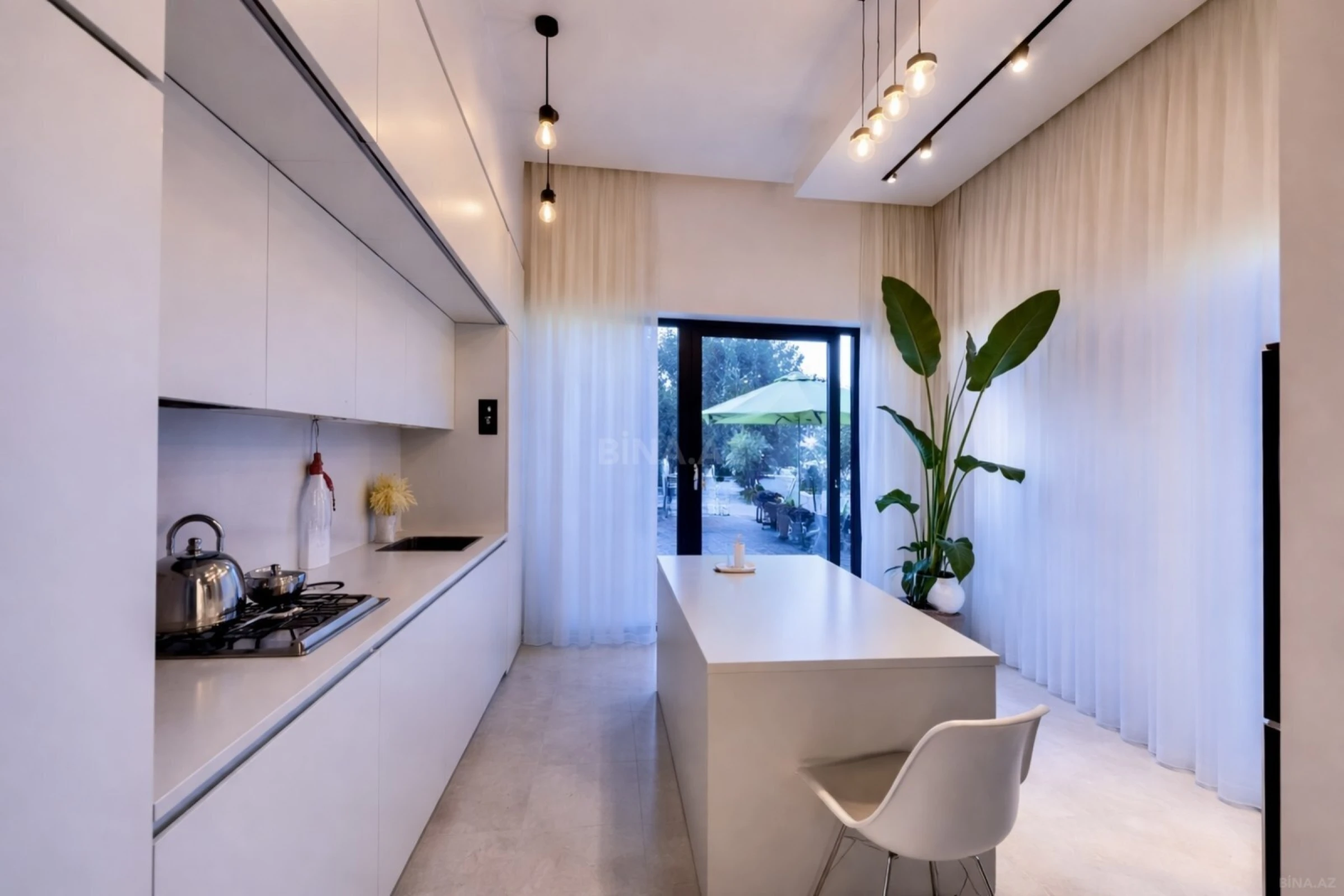 Satılır 6 otaqlı həyət evi 190 m²