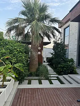 Satılır 6 otaqlı həyət evi 190 m²