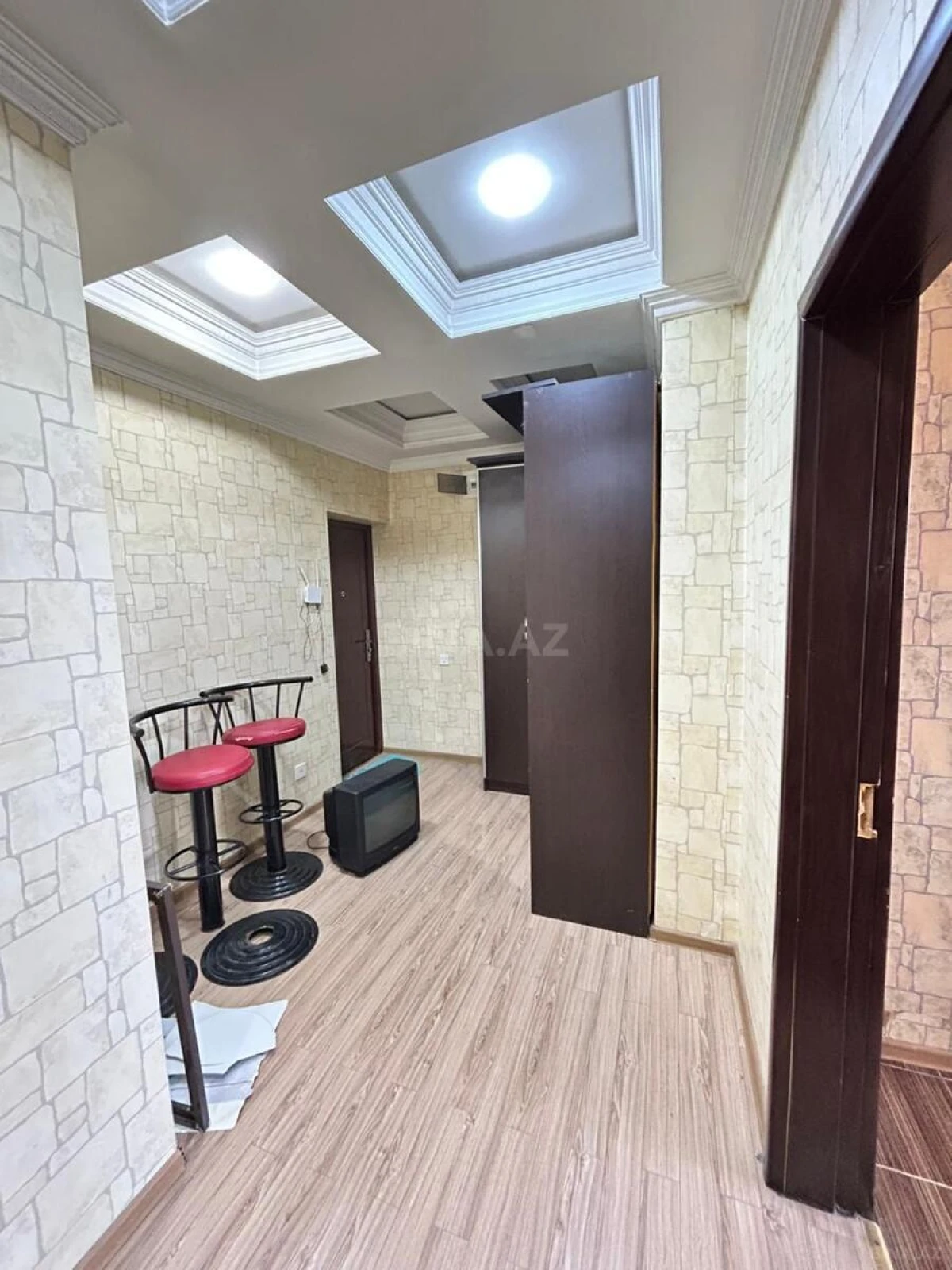 Satılır 2 otaqlı mənzil 90 m²