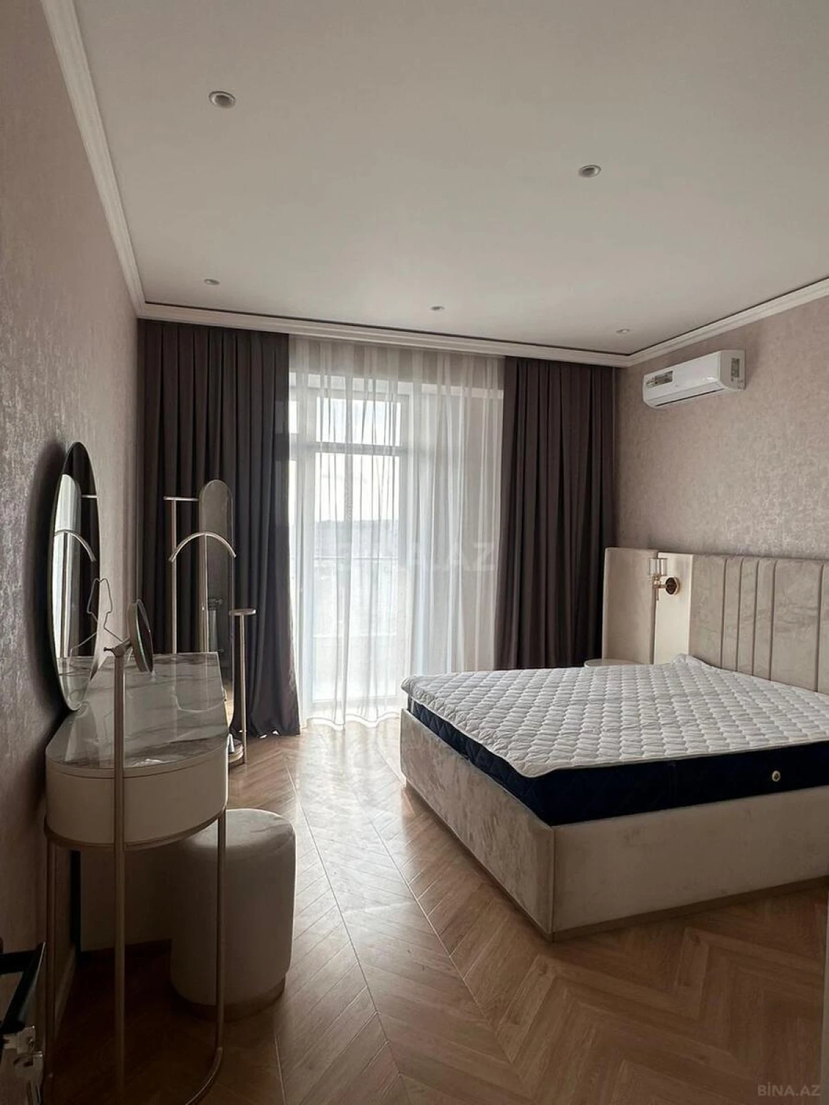 Kirayə verilir 3 otaqlı mənzil 148 m²
