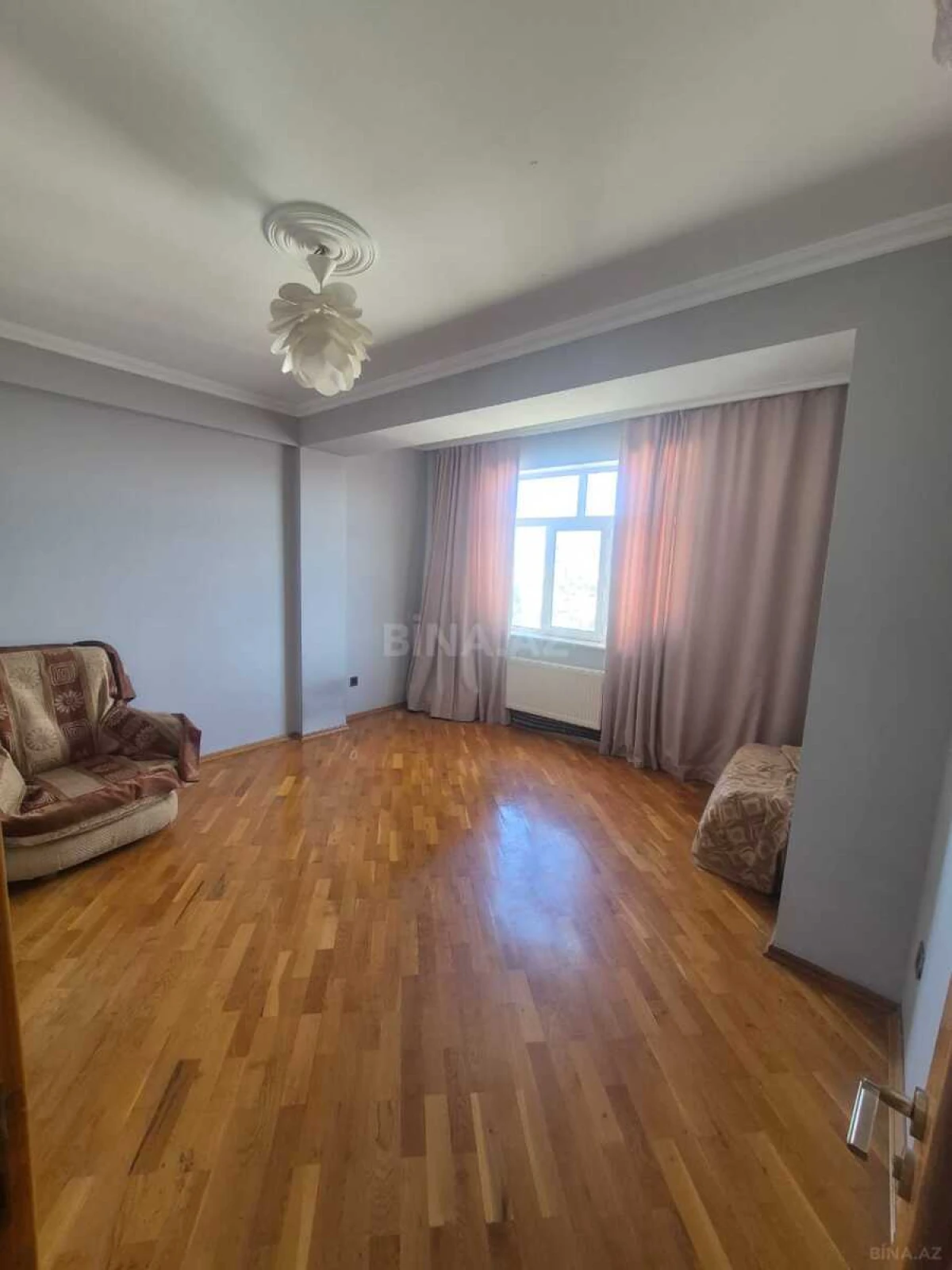 Satılır 3 otaqlı mənzil 95 m²