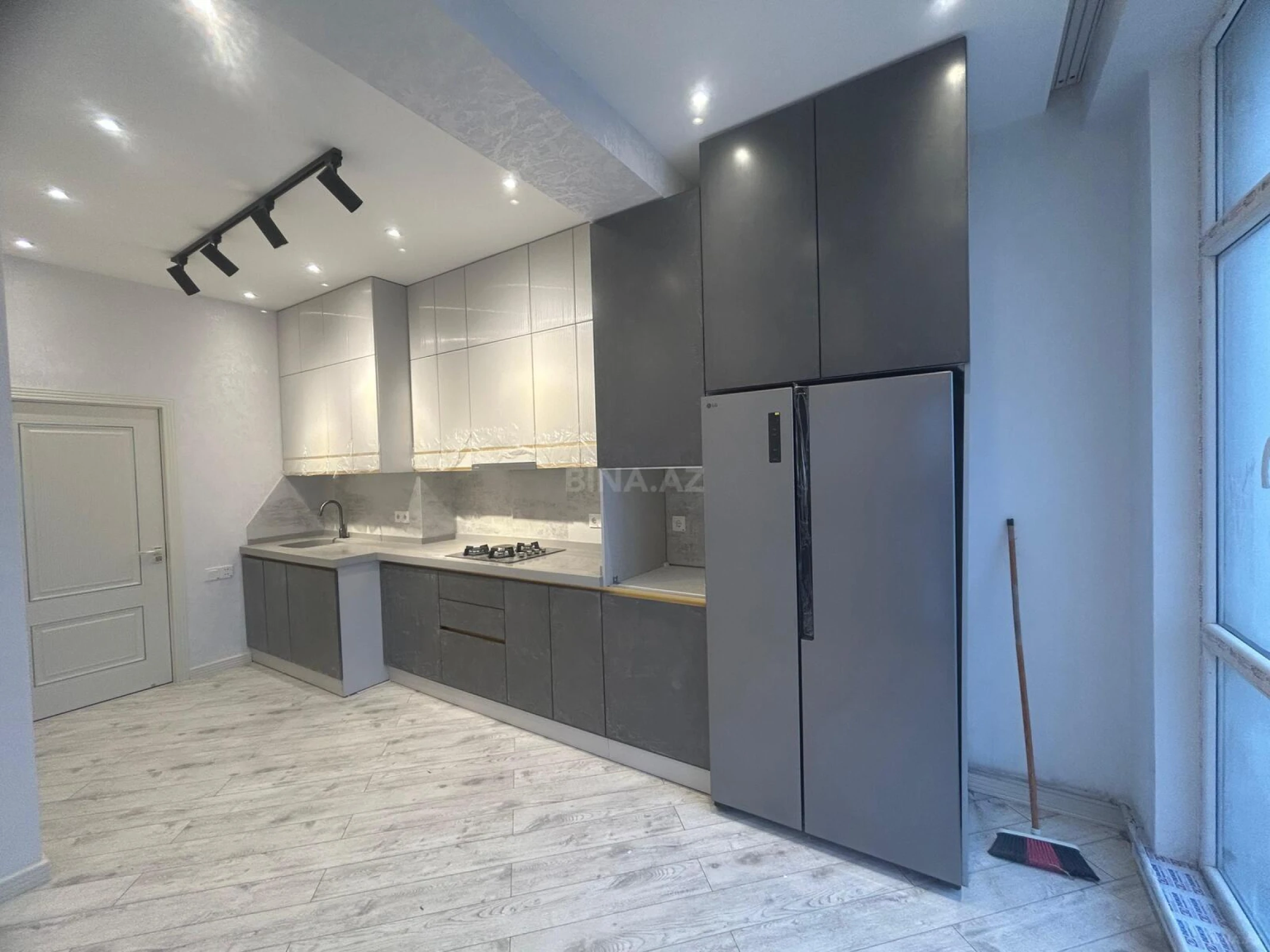 Satılır 3 otaqlı mənzil 90 m²