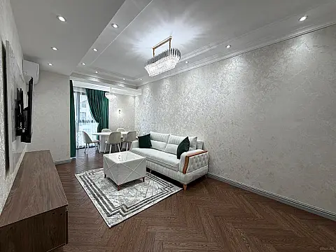 Kirayə verilir 2 otaqlı mənzil 90 m²