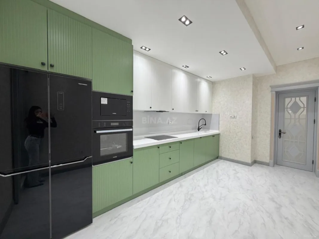 Kirayə verilir 2 otaqlı mənzil 90 m²