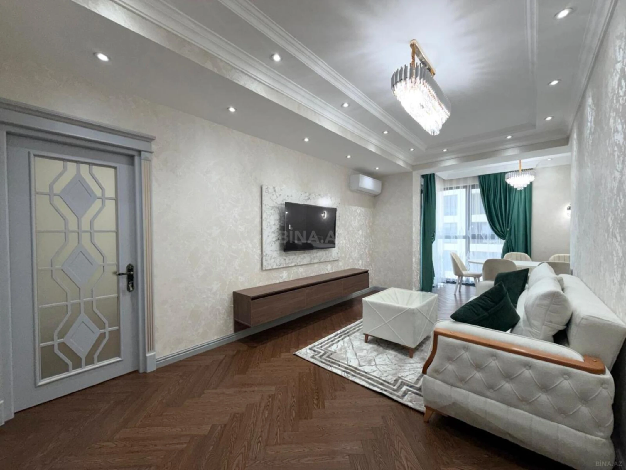 Kirayə verilir 2 otaqlı mənzil 90 m²