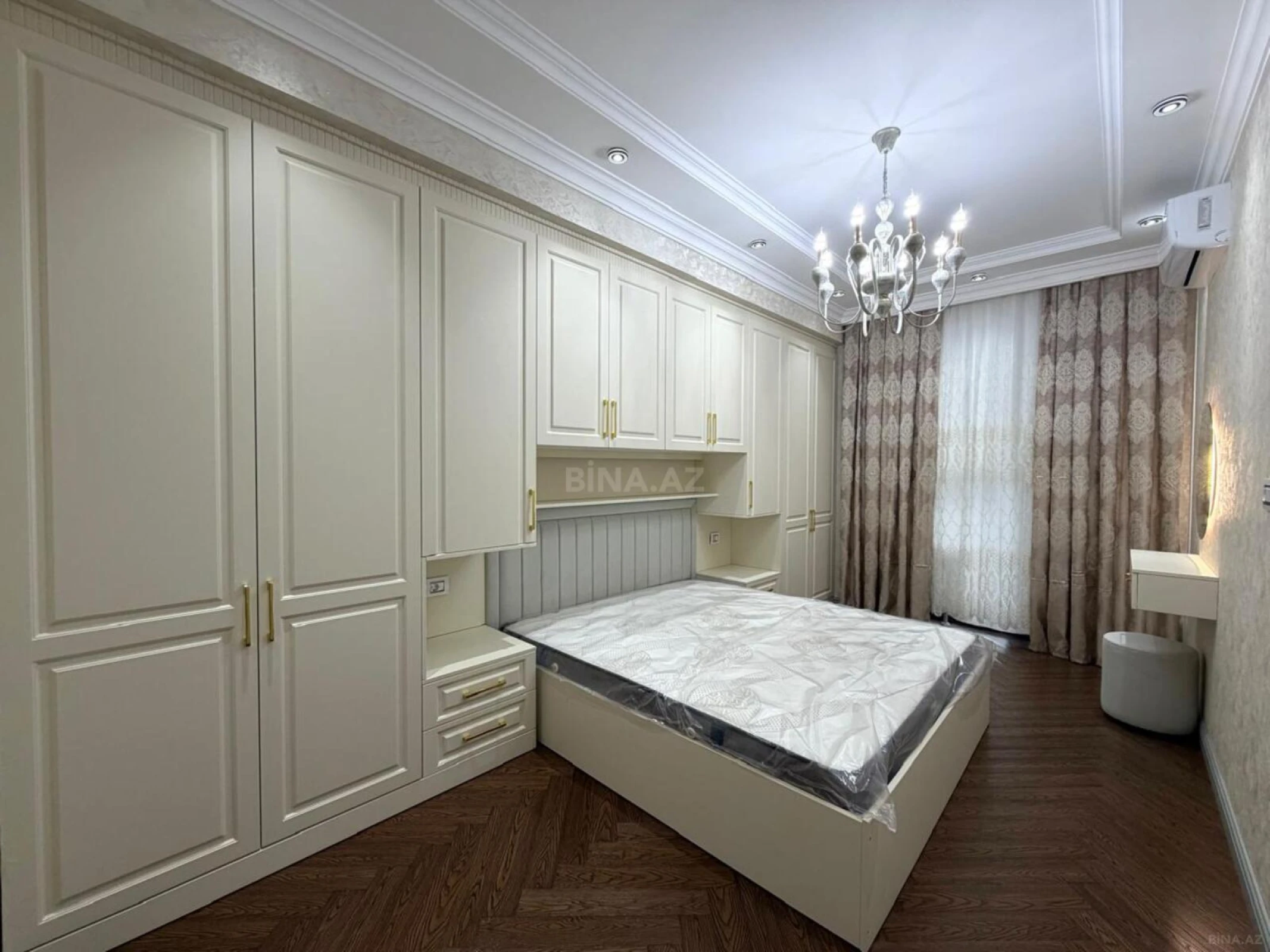 Kirayə verilir 2 otaqlı mənzil 90 m²