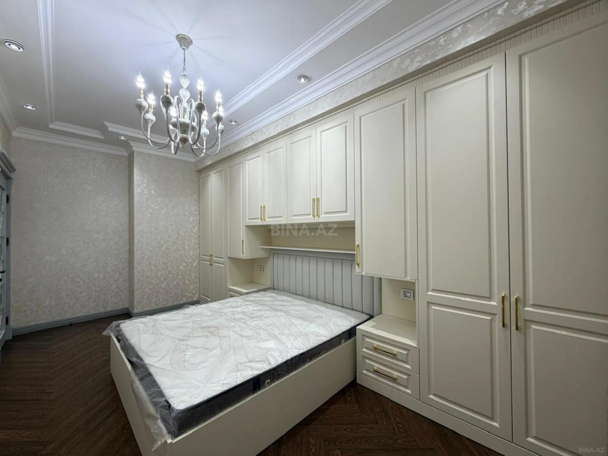 Kirayə verilir 2 otaqlı mənzil 90 m²