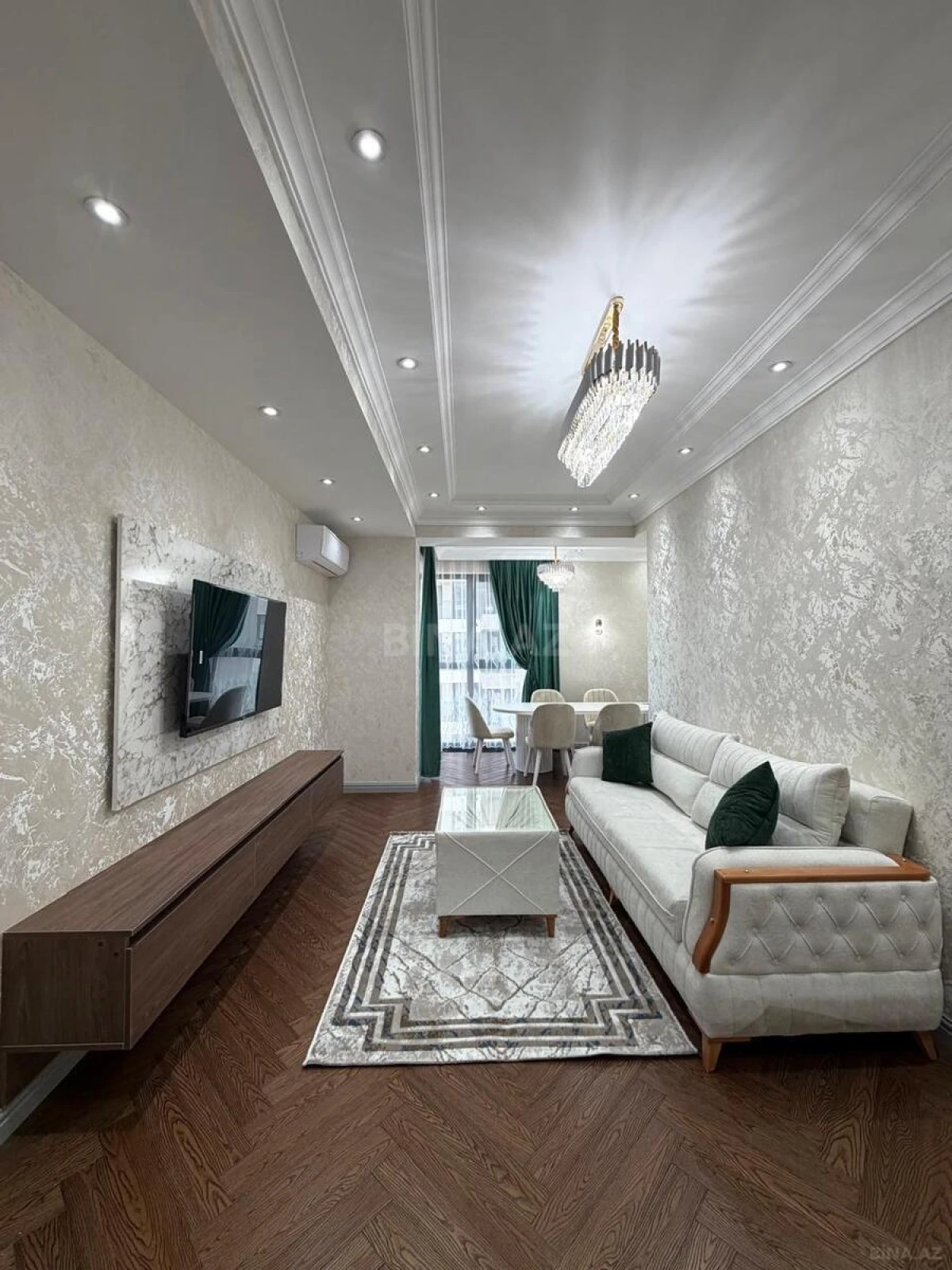 Kirayə verilir 2 otaqlı mənzil 90 m²