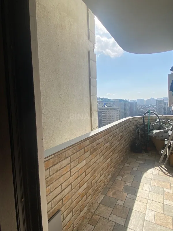 Satılır 2 otaqlı mənzil 67 m²