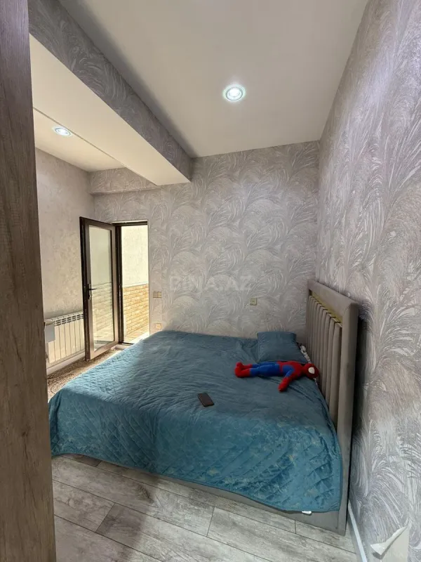 Satılır 2 otaqlı mənzil 67 m²