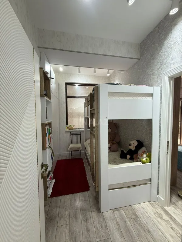 Satılır 2 otaqlı mənzil 67 m²