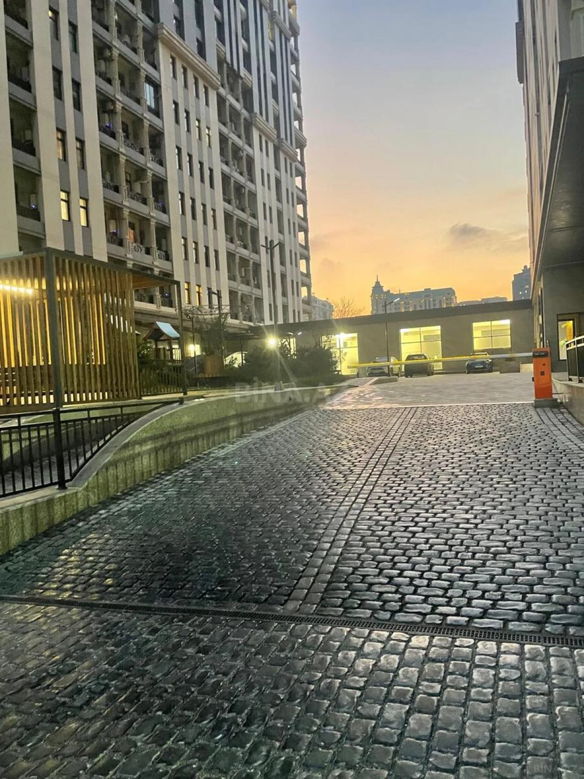 Satılır 3 otaqlı mənzil 125 m²