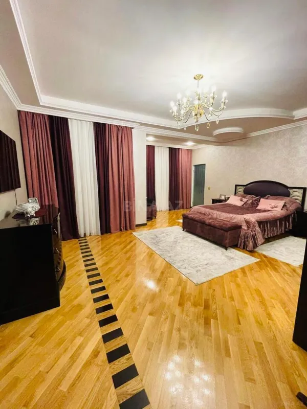 Satılır 4 otaqlı mənzil 230 m²