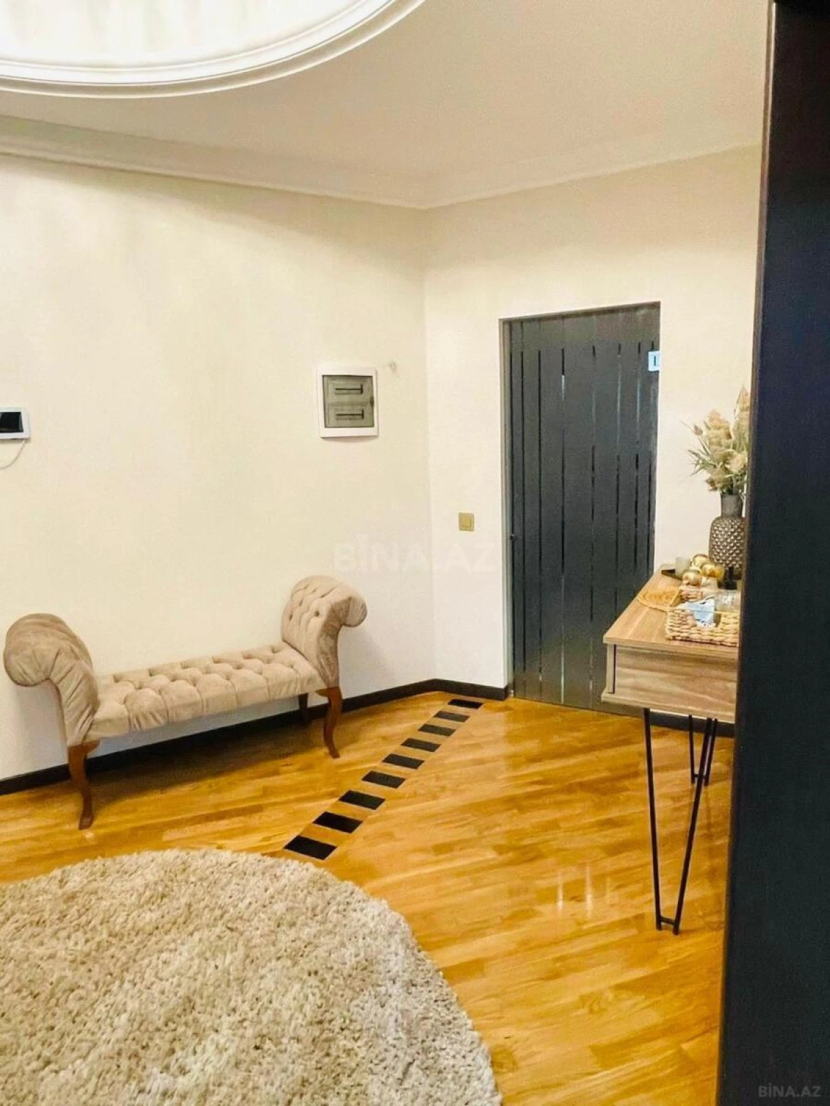 Satılır 4 otaqlı mənzil 230 m²