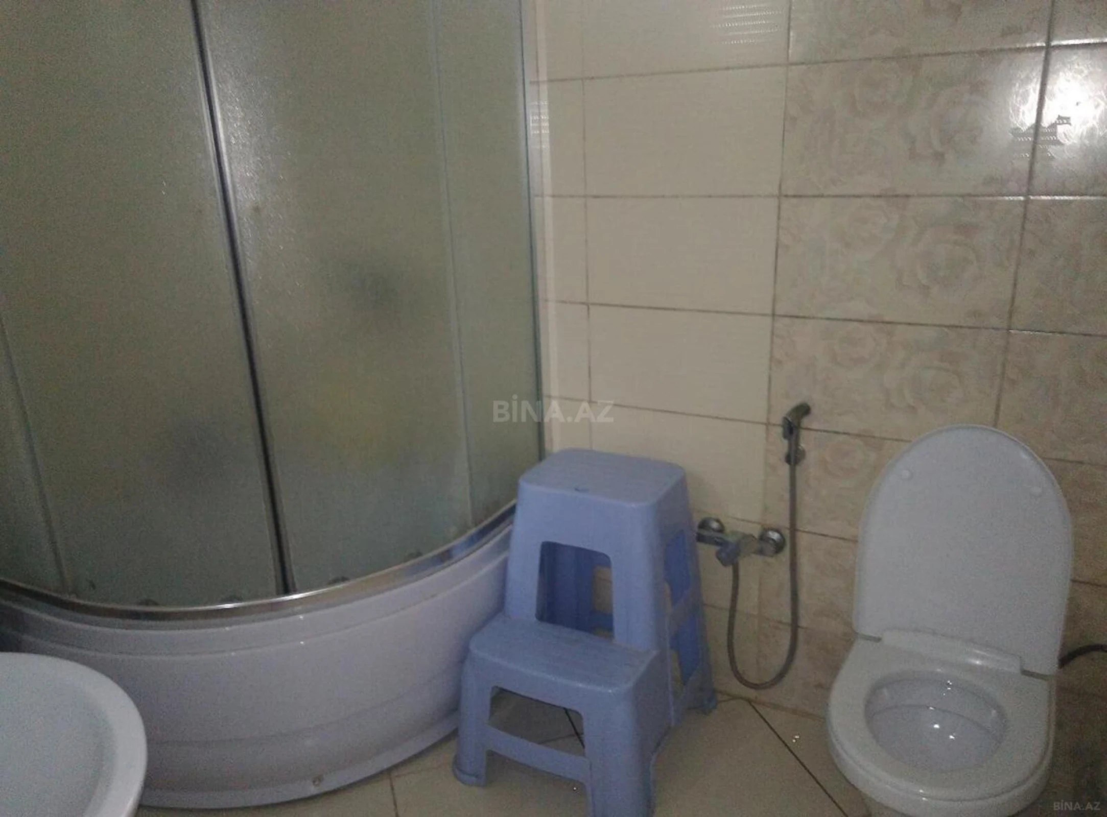 Satılır 6 otaqlı həyət evi 180 m²