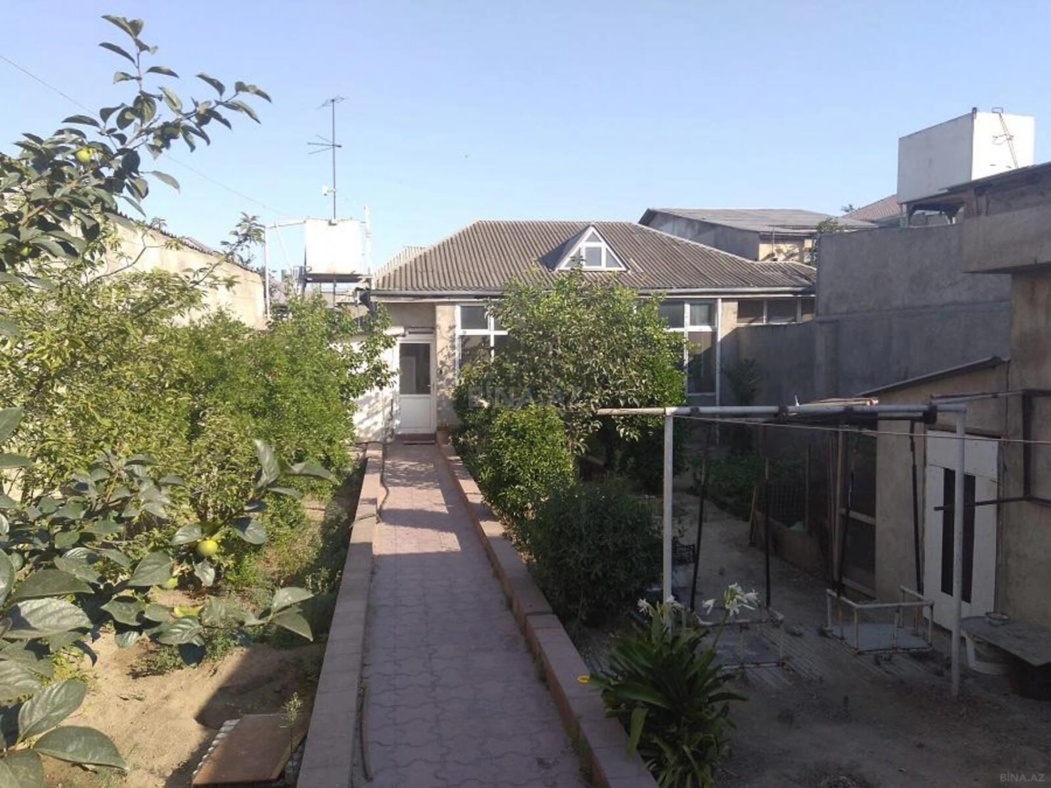 Satılır 6 otaqlı həyət evi 180 m²