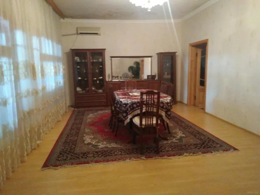 Satılır 6 otaqlı həyət evi 180 m²