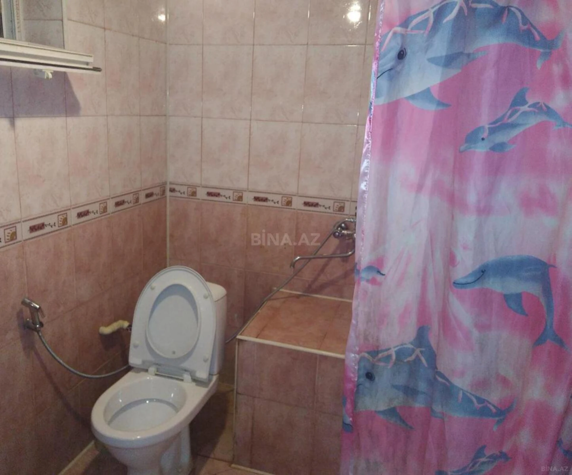 Satılır 6 otaqlı həyət evi 180 m²
