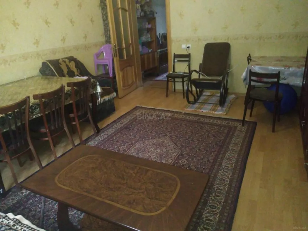 Satılır 6 otaqlı həyət evi 180 m²