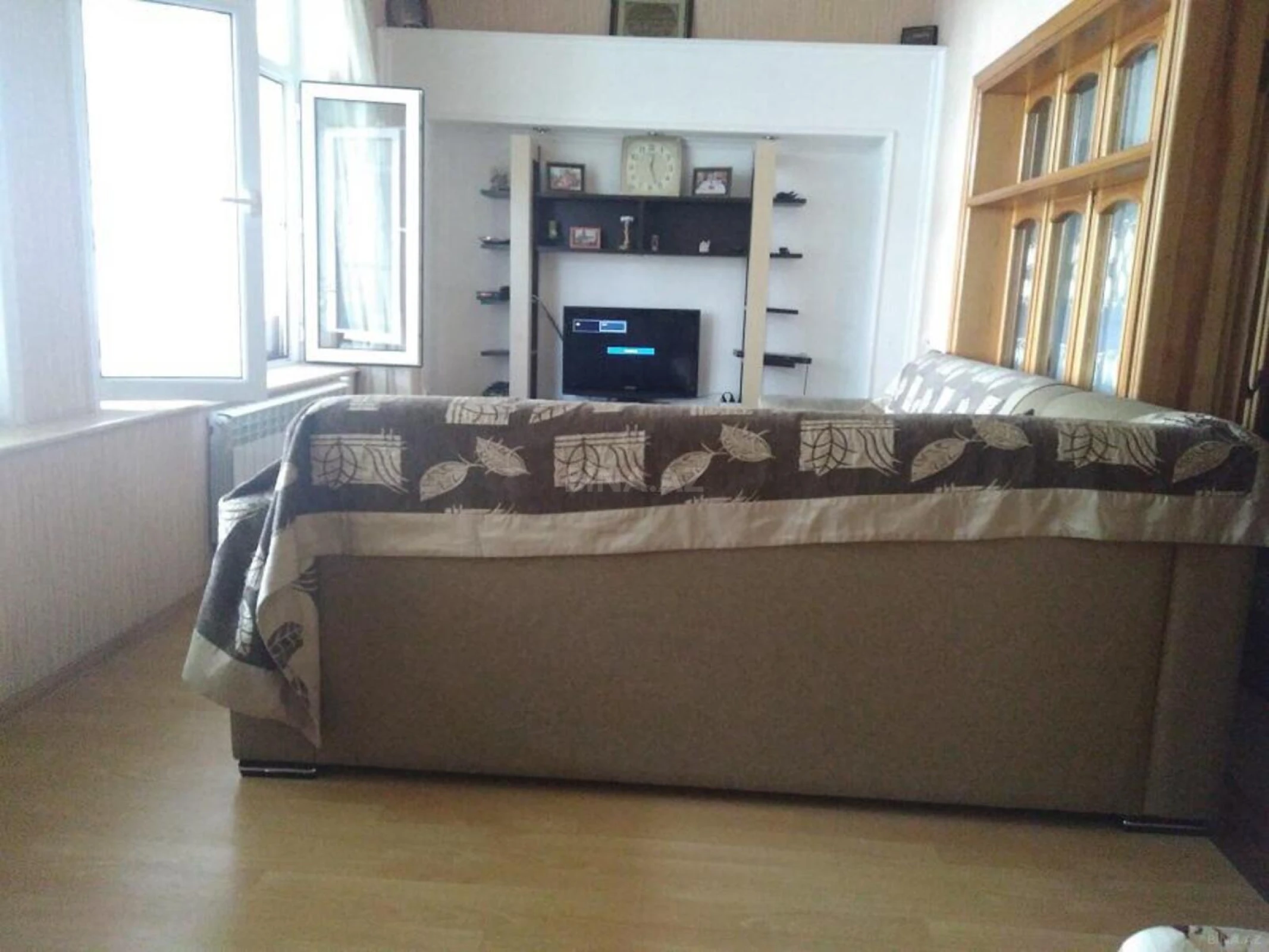 Satılır 6 otaqlı həyət evi 180 m²