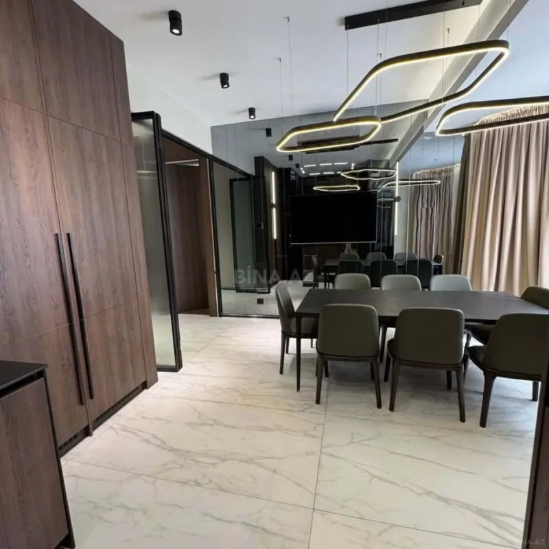 Kirayə verilir 3 otaqlı mənzil 140 m²