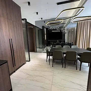 Kirayə verilir 3 otaqlı mənzil 140 m²