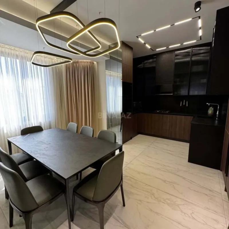 Kirayə verilir 3 otaqlı mənzil 140 m²