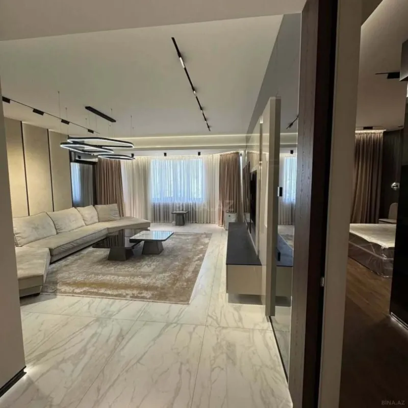 Kirayə verilir 3 otaqlı mənzil 140 m²