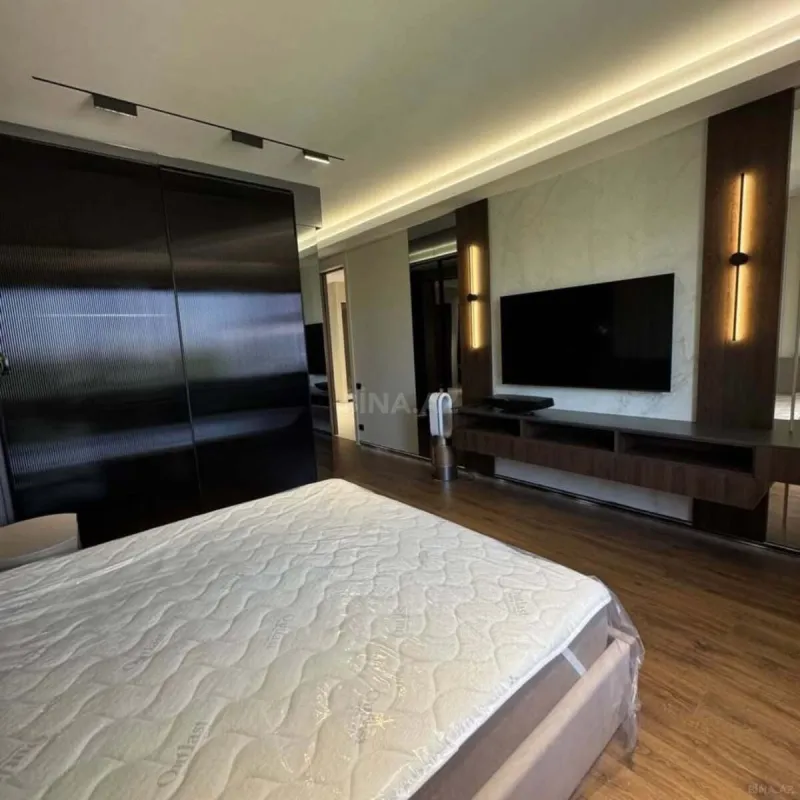 Kirayə verilir 3 otaqlı mənzil 140 m²