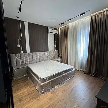 Kirayə verilir 3 otaqlı mənzil 140 m²