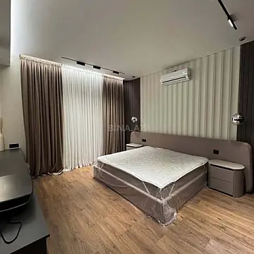 Kirayə verilir 3 otaqlı mənzil 140 m²