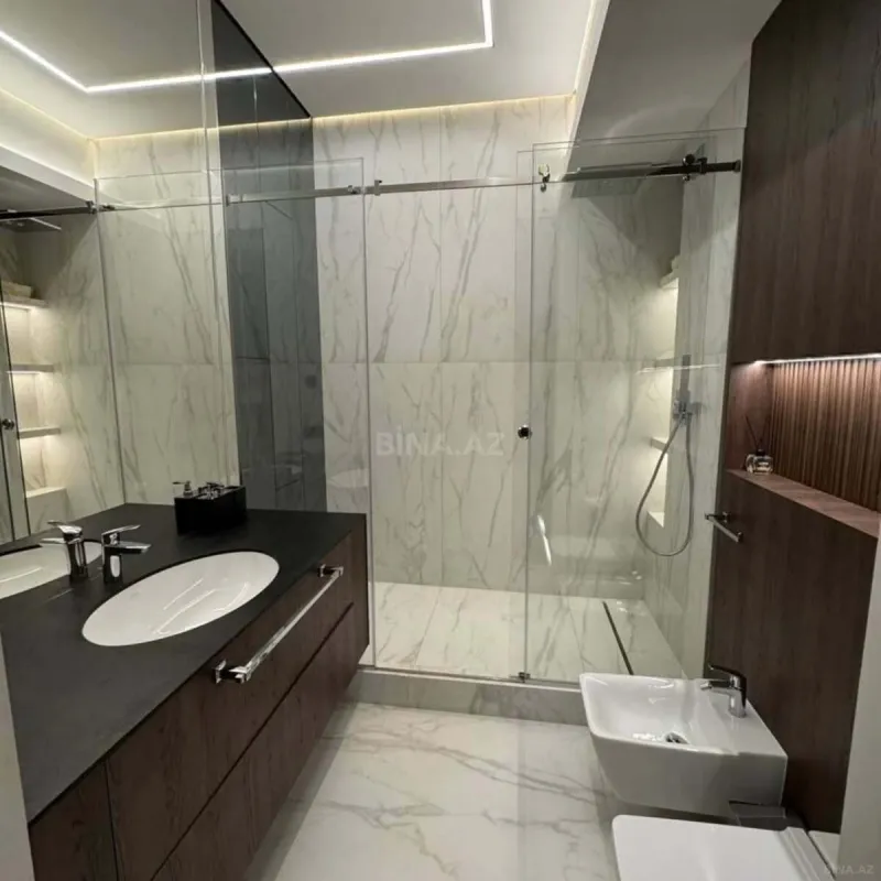 Kirayə verilir 3 otaqlı mənzil 140 m²