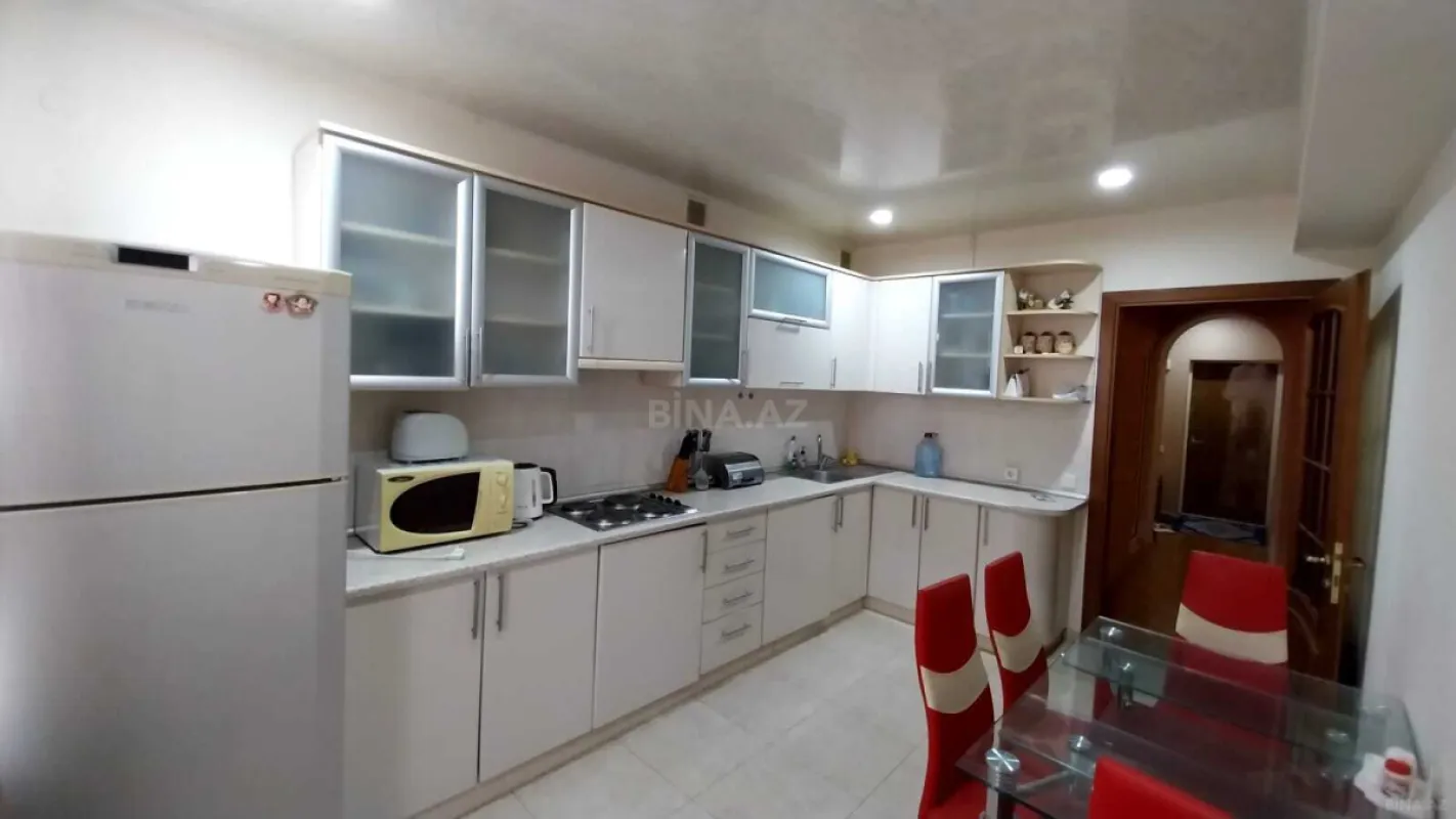 Satılır 2 otaqlı mənzil 102 m²