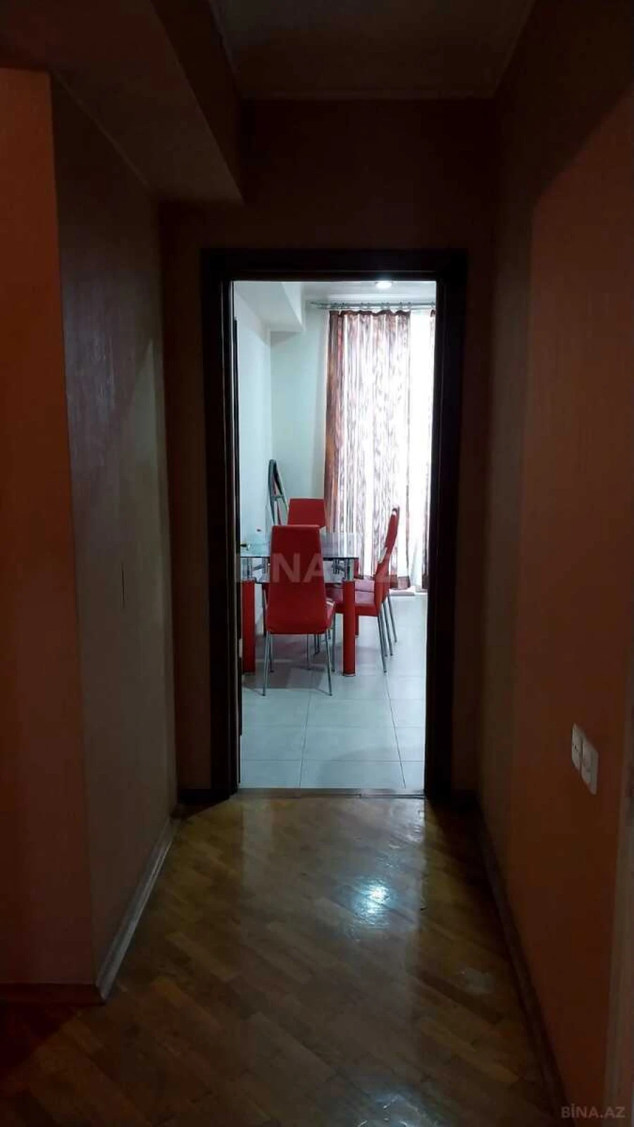 Satılır 2 otaqlı mənzil 102 m²