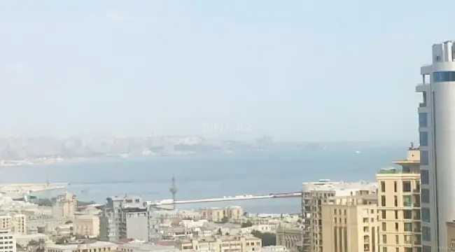 Satılır 2 otaqlı mənzil 102 m²