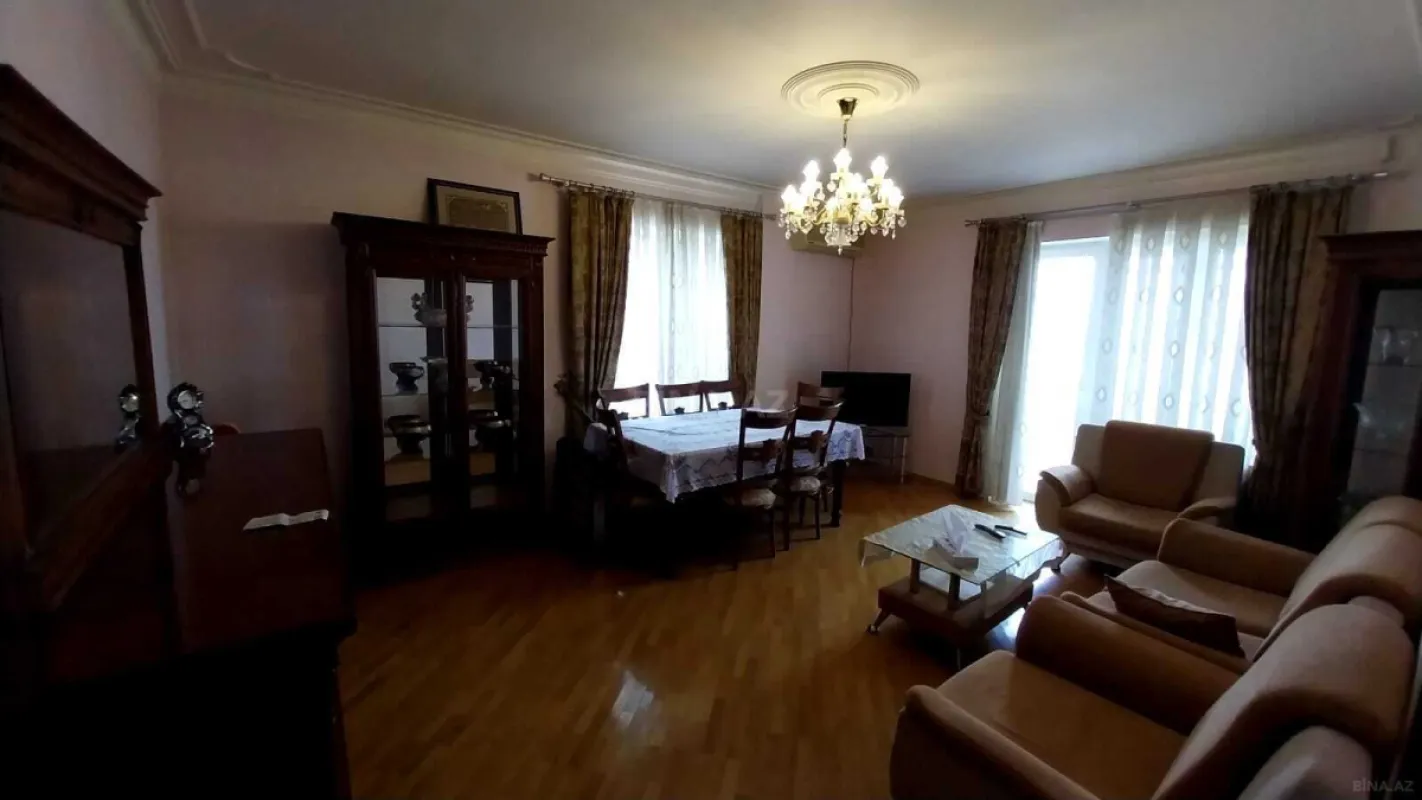 Satılır 2 otaqlı mənzil 102 m²