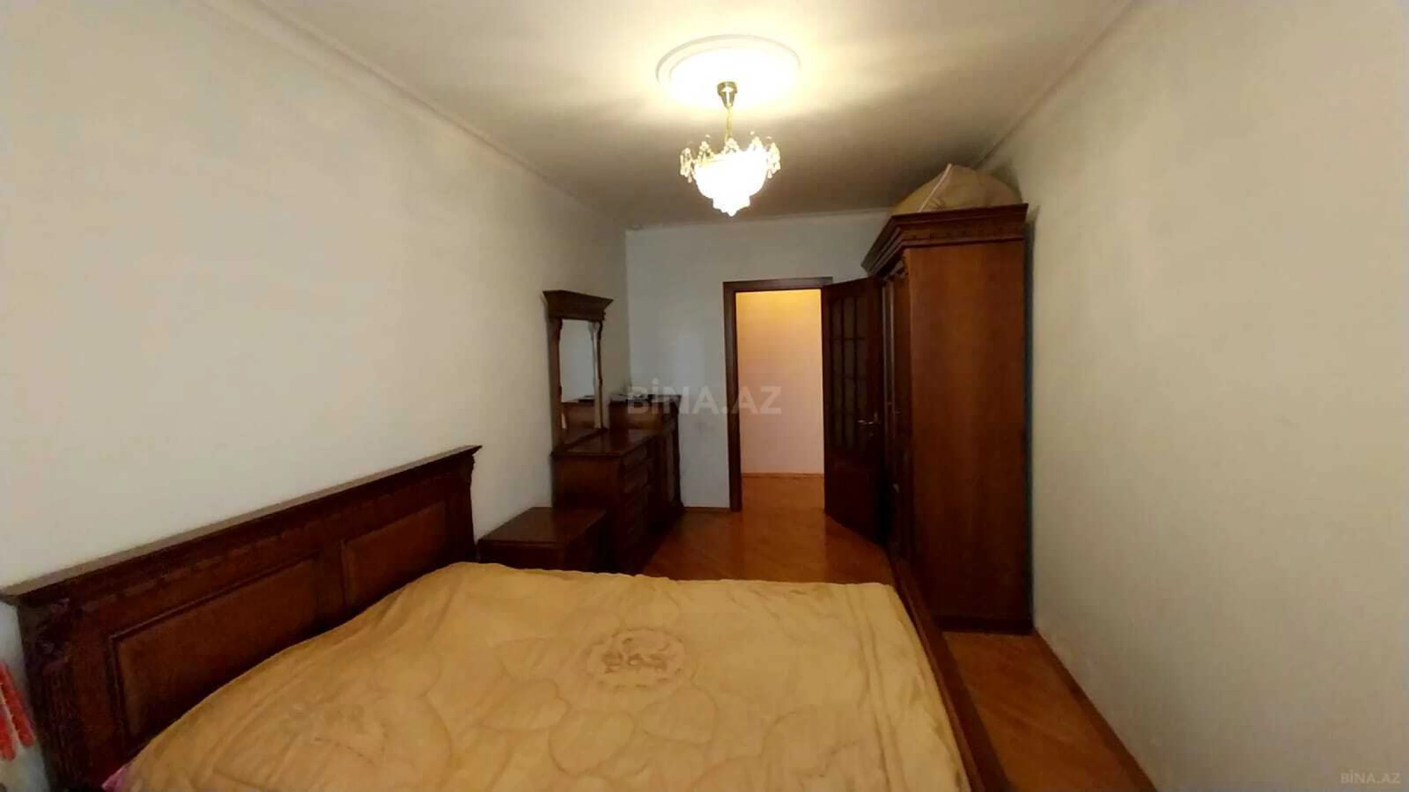 Satılır 2 otaqlı mənzil 102 m²