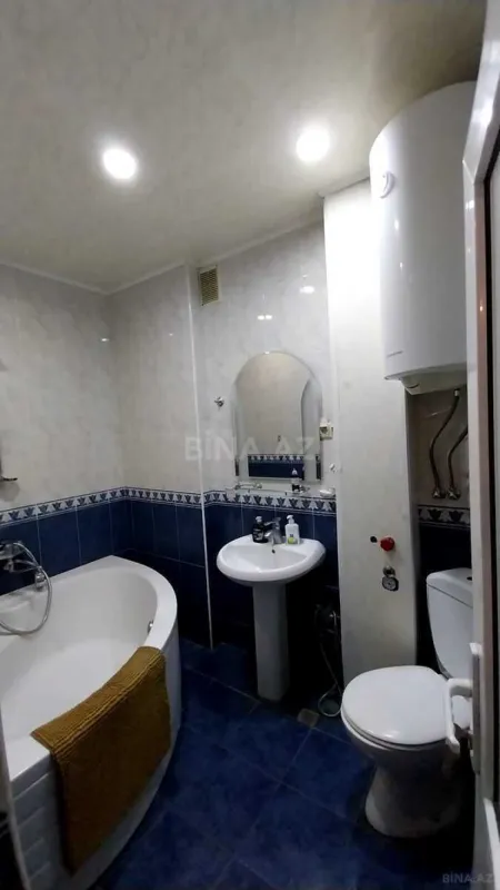 Satılır 2 otaqlı mənzil 102 m²