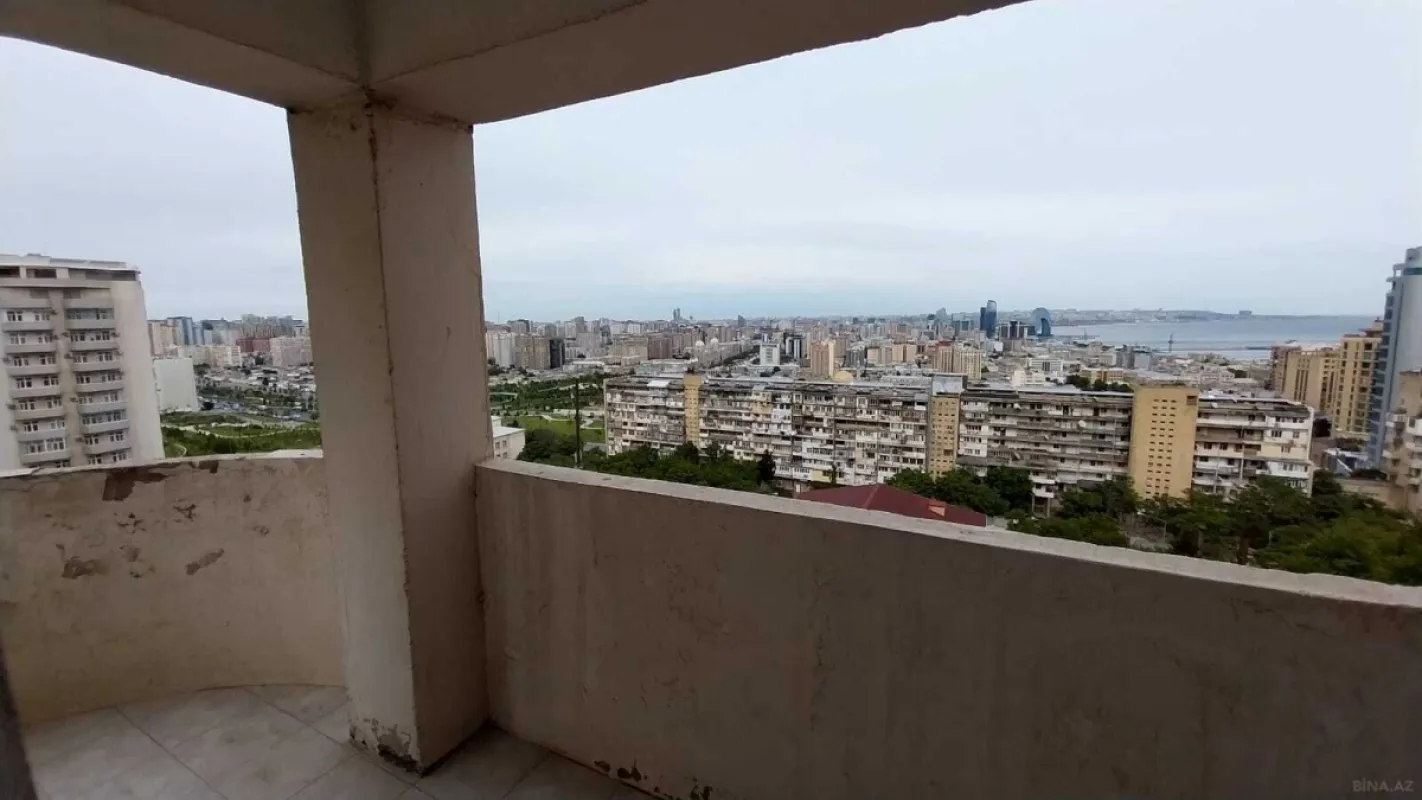 Satılır 2 otaqlı mənzil 102 m²