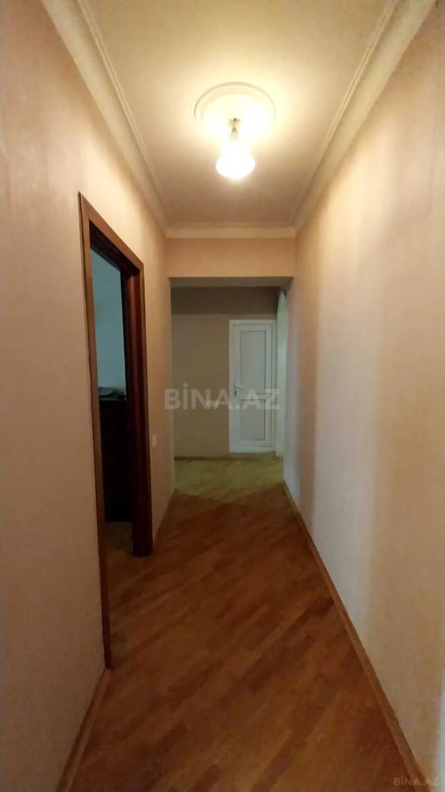 Satılır 2 otaqlı mənzil 102 m²