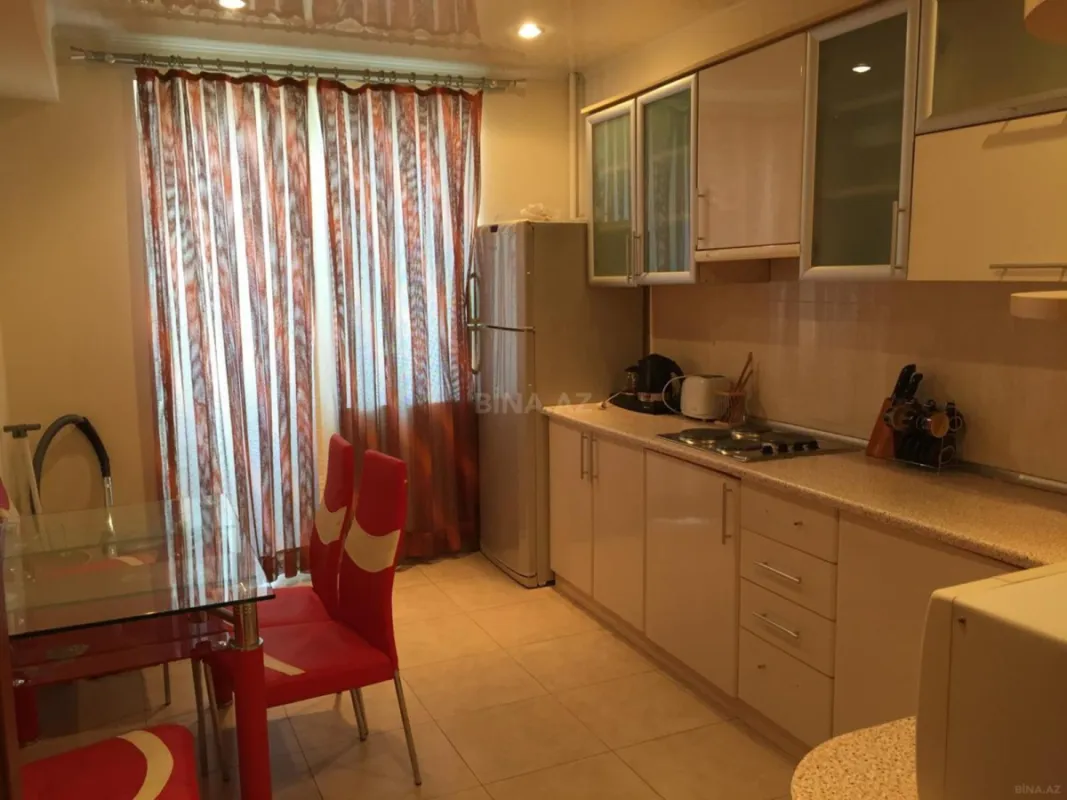 Satılır 2 otaqlı mənzil 102 m²
